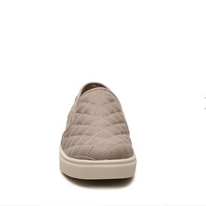 Barely worn Steve Madden slip-on